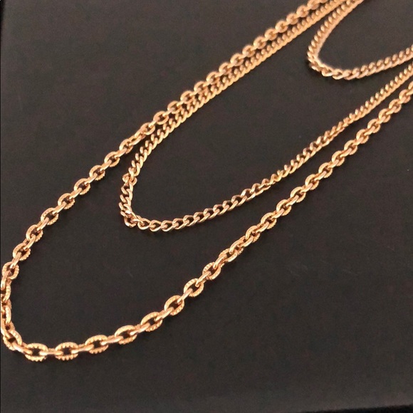 VINTAGE GOLD TONE THREE TIER CHAIN NECKLACE - Picture 3 of 11